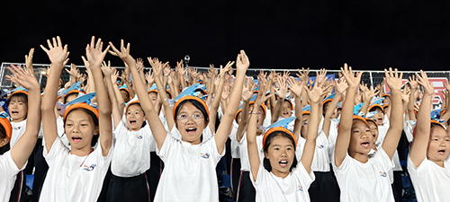 “仙湖卫士”亮相玉昆主场公益看台.jpg “仙湖卫士”亮相玉昆主场公益看台.jpg