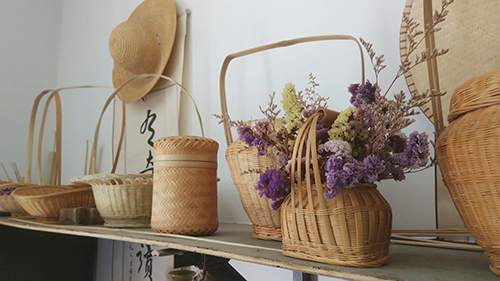 用竹篾“织梦”的人1.jpg 用竹篾“织梦”的人1.jpg